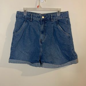 Women’s MOM Jean shorts